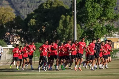 محاضرة ومران على فترتين.. الأهلي يواصل استعداداته في معسكر تونس 